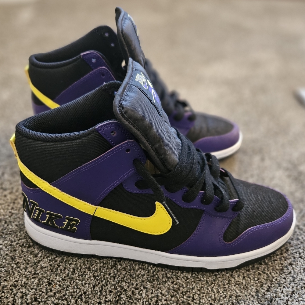 dunk high premium lakers